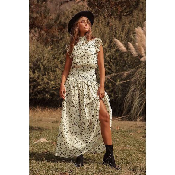 New Lulu’s Sweet Shimmer Cream Floral Print Smocked Maxi Dress Medium - Picture 1 of 11